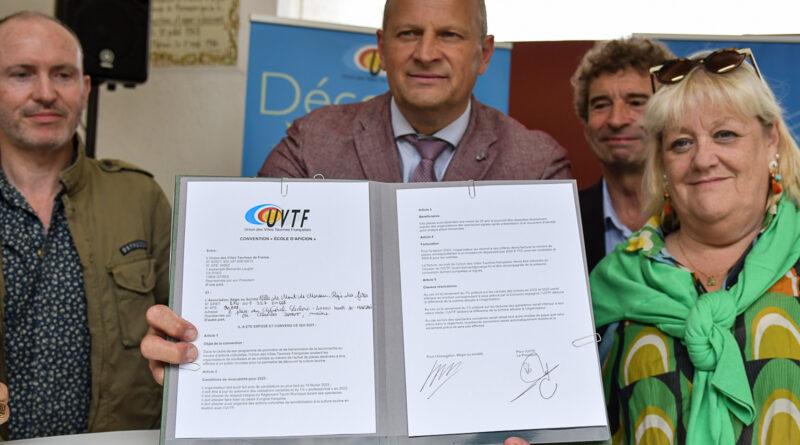 Mont de Marsan et l’UVTF signent la convention  « Ecole d’Aficion ».