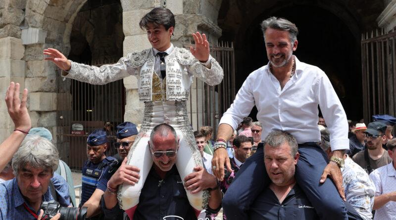 Nîmes, Clovis et La Paluna en consuls.