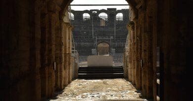 Arles : au seuil des espérances.